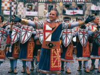 Moros y cristianos en el desfile